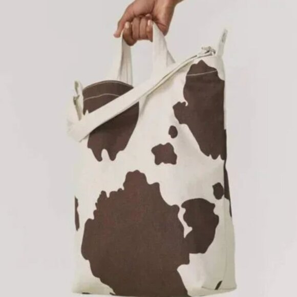 Brown Cow Print Vertical Duck Tote Bag - BAGGU - Picture 5 of 5